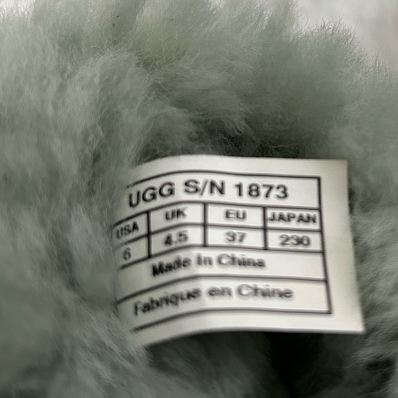 UGG Bailey Button Triplet ll Boot Blue - Picture 8 of 8